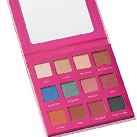 Farmasi Make Up Iconic Eyeshadow Palette - Picture 2 of 2